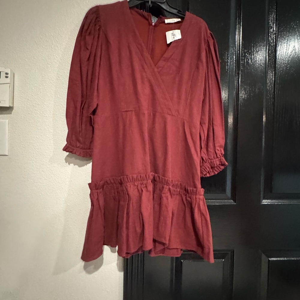 Chic Burgundy Midi Dress - Picture 2 of 2